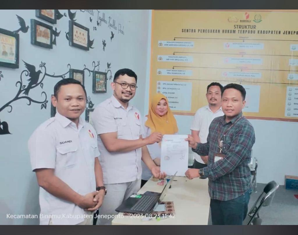 Kuasa Hukum H Saharuddin resmi laporkan Komisioner KPU Jeneponto ke Bawaslu (Int)